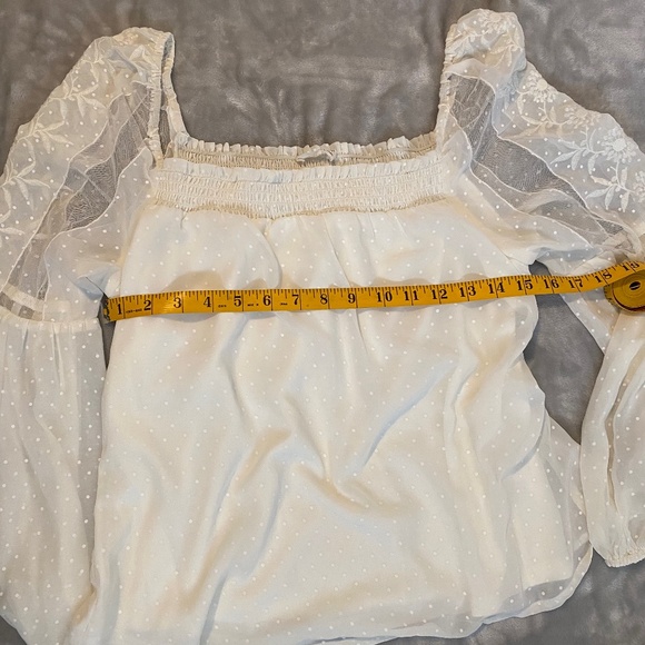 Love Stitch Puff sleeve blouse - Picture 4 of 4